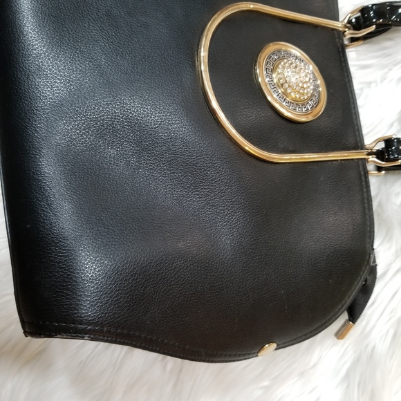 FASHION LEATHER Black Handbag With Zipper Closure.... - Picture 5 of 17